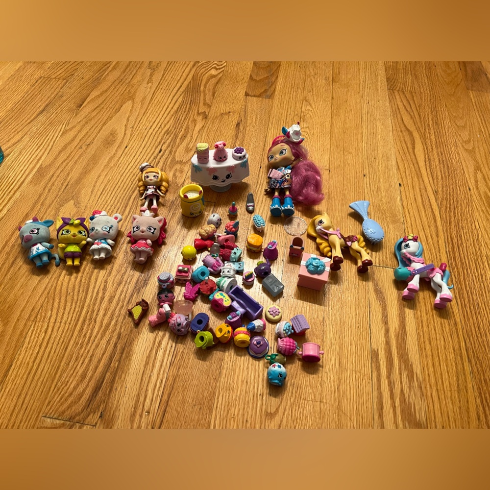 Lot of Shopkins